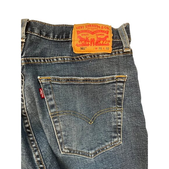 Levi's 501 Straight Leg Blue Jeans Men's Size W31 L32 Dark Wash Denim - Picture 1 of 5